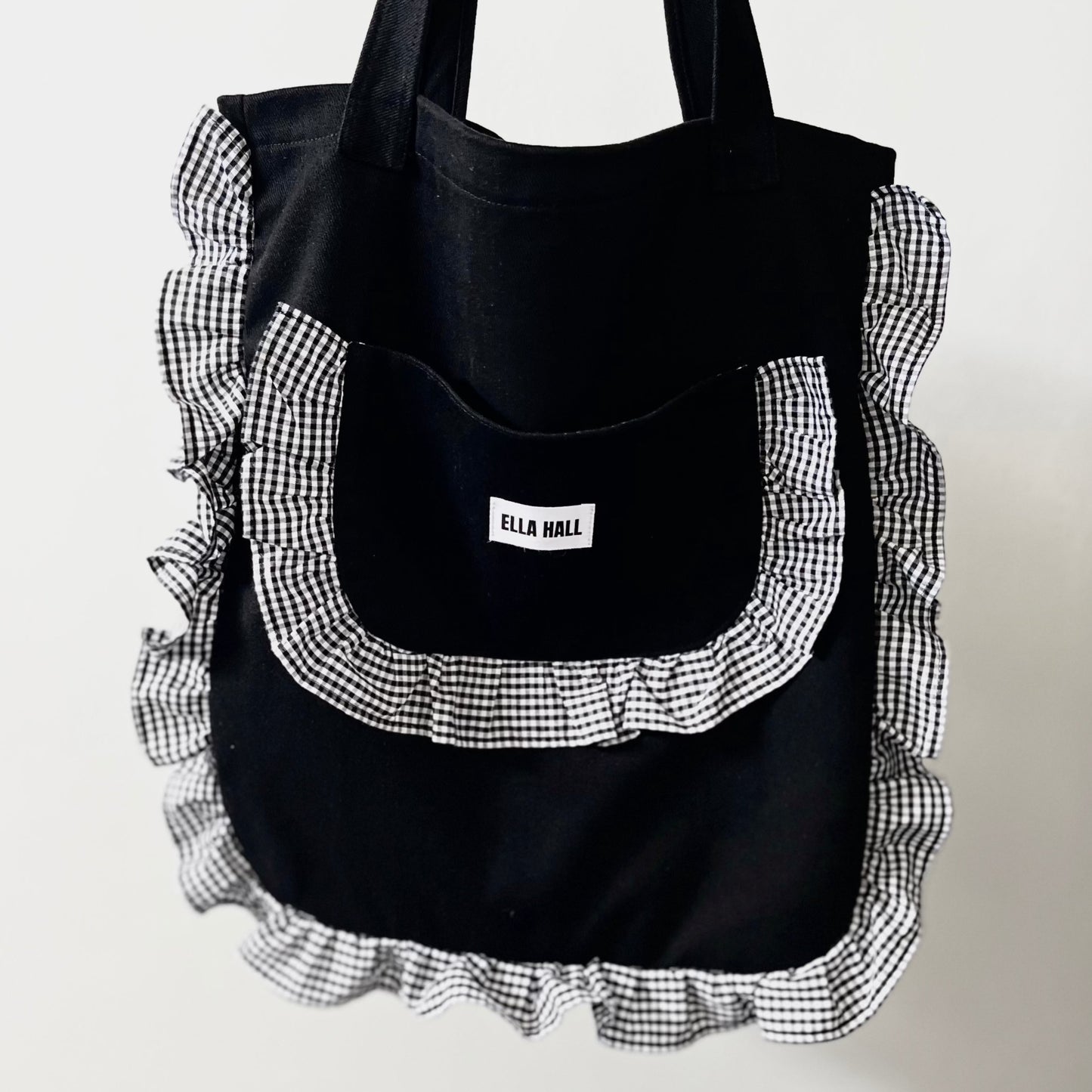 The Annie tote in black